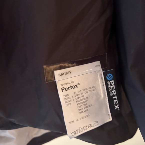SATISFY PERTEX® 3L FLY RAIN JACKET NWT - Picture 5 of 15